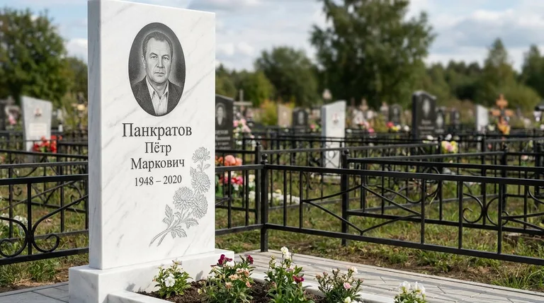 Памятник с гравировкой хризантем — выполненная работа «Панкратов» во Владивостоке