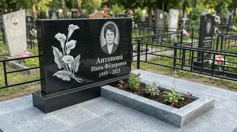 Памятник с гравировкой калл — выполненная работа «Антонова» во Владивостоке