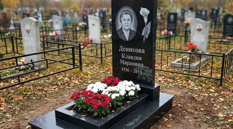 Памятник с гравировкой калл — выполненная работа «Денисова» во Владивостоке