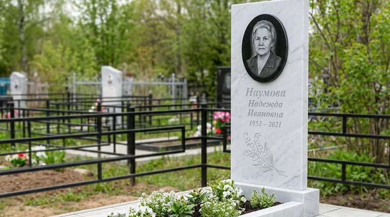 Памятник с гравировкой ландышей — выполненная работа «Наумова» во Владивостоке