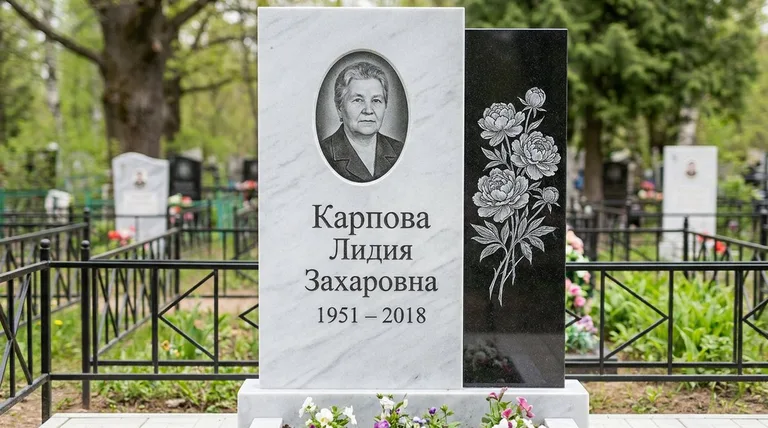 Памятник с гравировкой пионов — выполненная работа «Карпова» во Владивостоке