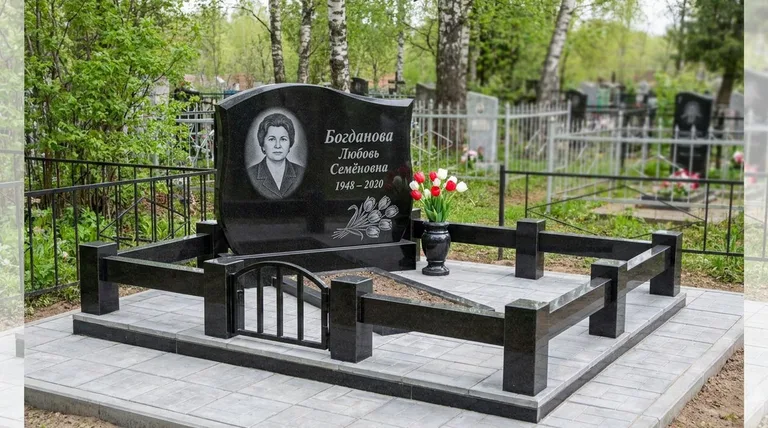 Памятник с гравировкой тюльпанов — выполненная работа «Богданова» во Владивостоке