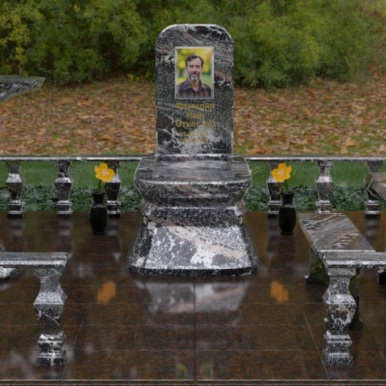 Гранитный мемориал со скругленной стелой, гранит амфиболит, в Якутске