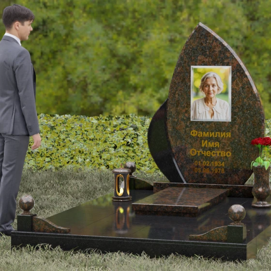 Вертикальный комбинированный памятник во Владивостоке
