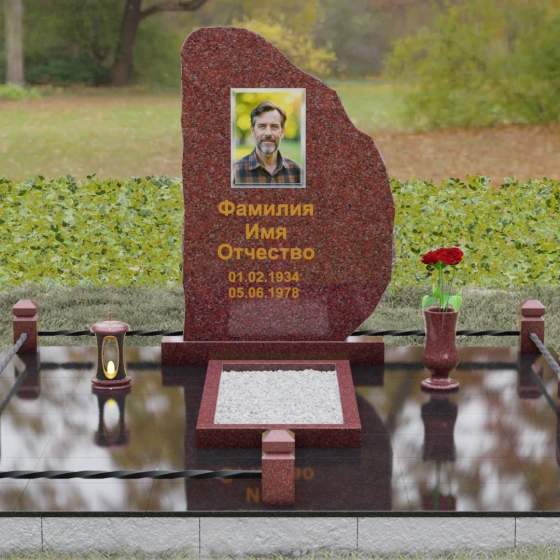 Гранитный памятник — скала с кованой оградой, гранит Лезниковский, вид 2, в Якутске