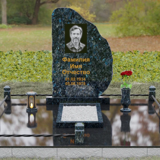 Гранитный памятник — скала с кованой оградой, гранит Блю Перл, вид 2, в Якутске