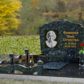 Горизонтальный гранитный светский памятник - П131