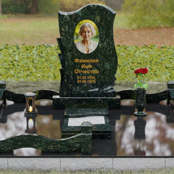 Гранитный вертикальный памятник в Красноярске, гранит Балтик грин, вид 2