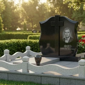 Гранитный памятник с крестом для мемориального комплекса вертикальный - ПН490