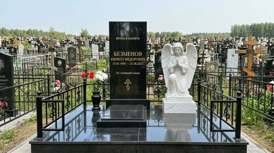 ustanovka-angela-na-mogilu